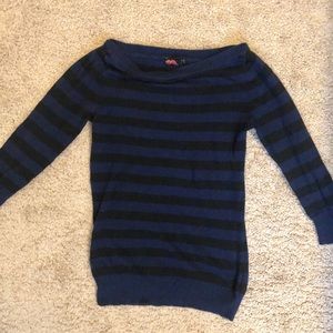 Navy Black Three Quarter Sleeved Sweater